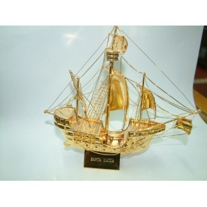 Barco metálico decorativo. (Santa María)